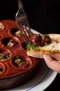 De escargot à mineira a receita com formiga, Le Parisien aposta em novos pratos