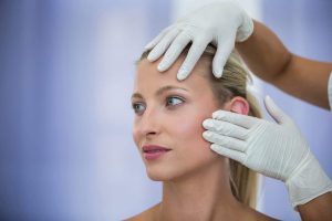 Lifting facial sem cortes: conheça a técnica que revoluciona o rejuvenescimento