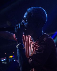 Mc Tairon e Mc Koringa se apresentam em Brasília