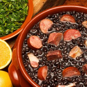 Com feijoada à vontade, Restaurante Norton transmite jogos da Copa do Mundo