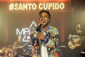 Mr Dan se apresenta no Complexo Fora do Eixo