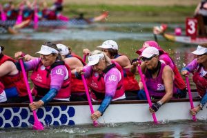 Brasília recebe competição de dragon boat em ação do Outubro Rosa