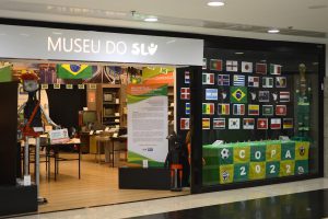 Decoração para a Copa do Mundo é atração no Museu da Limpeza Urbana