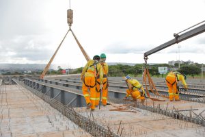 Viaduto de Sobradinho em fase de colocação das pré-lajes
