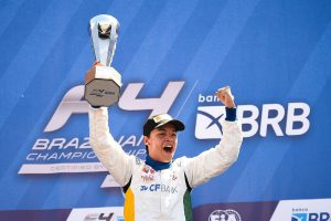 Com apenas 15 anos, Pedro Clerot vence a Fórmula 4 Brasil