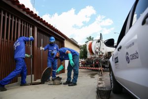 Cuidado para não sobrecarregar a rede de esgoto com lixo e água pluvial