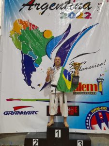 Carateca goiano vence Campeonato Sul-americano de Caratê
