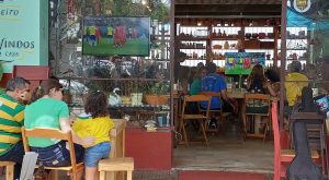 Commercial São Benedito tem petiscos e drinks especiais para o Brasil e Croácia