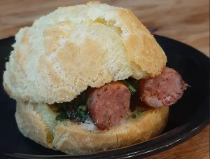 Commercial São Benedito tem pão com linguiça todas as quintas