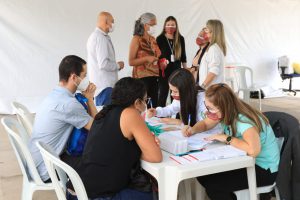 Ação Natal com Saúde tem vacinação e exames em locais de grande movimento
