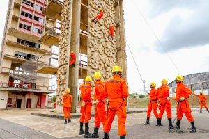 300 novos bombeiros militares estão sendo preparados para atuar no DF