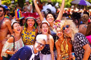 Vai pular carnaval? Confira algumas dicas para manter a segurança nos dias de festa