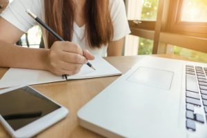Mais de 200 concursos abertos: dicas para os estudantes de “primeira viagem”