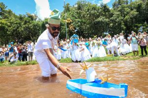 Festa das Águas celebra Iemanjá e Oxum na Praça dos Orixás