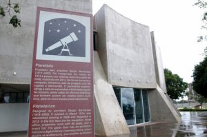 Programação especial do Planetário de Brasília atrai crianças com brincadeiras que unem ciência e imaginação