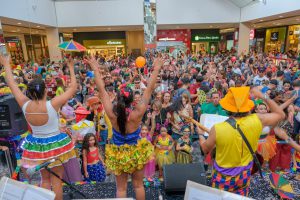 Fevereiro em ritmo carnavalesco no DF Plaza Shopping
