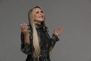 Bispa Virgínia Arruda grava DVD em Goiânia em show com entrada grátis