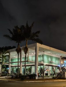 Feira dos guarda-sóis coloridos chega na 409 Sul