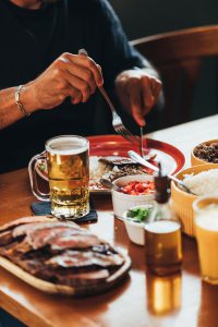 Olinda Comida Nordestina lança happy hour de chope