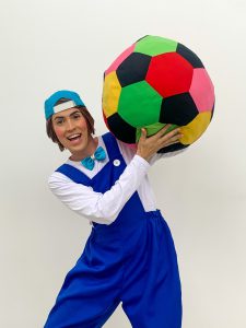 Fábulas e teatro infantil no Sabadinho Divertido de março