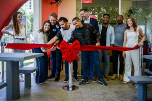 Parceria entre GDF e iFood inaugura primeiro ponto de apoio para entregador