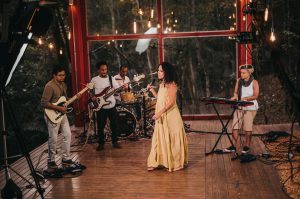 Cantora brasiliense Bárbara Silva lança novo álbum nesta quinta-feira (13/04)