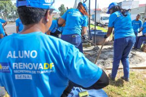 DF tem mais de 35 mil profissionais qualificados em programas do governo