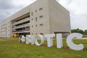Encontro reúne mais de 100 participantes para debater tecnologia e inovação no Distrito Federal