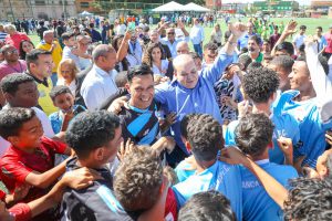 GDF reforma campo de futebol sintético em São Sebastião