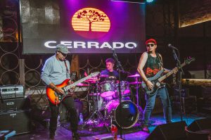 Bandas Dorali e The Oldies Punk Rock fazem tributo aos Ramones em Goiânia