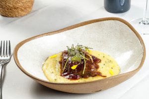 Dom Francisco Restaurante prepara pernil de cordeiro para o festival Brasil Sabor 2023