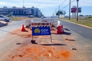 GDF Presente faz manutenção do asfalto no Eixinho Sul