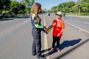 Maio Amarelo celebra o Dia das Mães no Eixão Norte