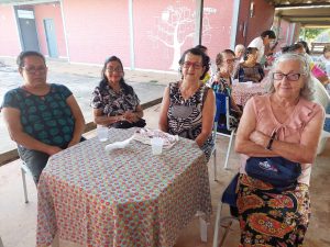 Karaokê e apresentação cultural festejam Dia das Mães