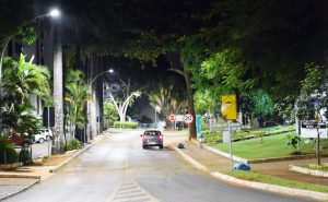 Rua das Farmácias e 102 Sul agora têm iluminação LED