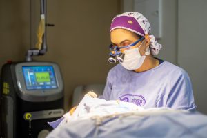 Dra. Patrícia Rocha inova com blefaroplastia a laser