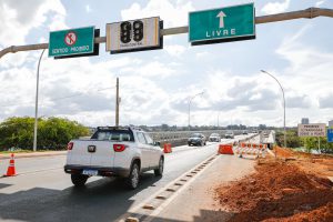 Ponte Honestino Guimarães está reaberta ao trânsito