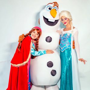 Cia Neia e Nando interpreta “Frozen” no Conjunto Nacional