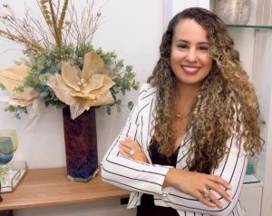 Especialista fala sobre queda capilar na terceira idade