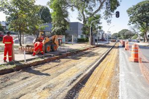 Obras na W3 Sul avançam para as quadras 710 a 716