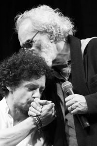 Renato e o filho Chico Teixeira prometem despertar emoções em show para o Dia dos Pais no Pátio Brasil Shopping