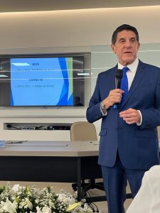 Dr. David Uip palestra em evento de 25 anos do UNIEURO