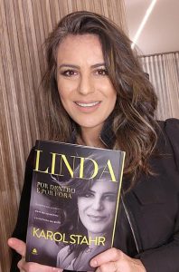 Karol Stahr  lança seu primeiro livro, que promete ser mais que um manual de estilo
