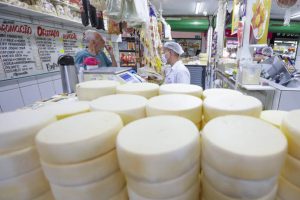 Hoje é dia de celebrar quem trabalha em uma paixão candanga: as feiras