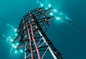 Entenda como proteger seus eletrônicos de quedas de energia, raios na rede elétrica e apagões