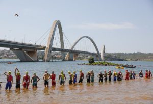 Mais de 80 atletas participam da Copa do Mundo de Triatlo em Brasília