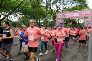 Mil atletas participam de corrida no Parque da Cidade