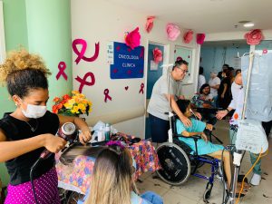 Dia da Beleza no HBDF: Cuidado e Otimismo para os Pacientes em Tratamento de Câncer