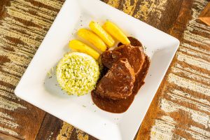 Restaurantes inovam com menus e ofertas especiais para confraternizações