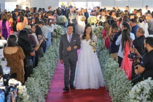51 casais oficializam a união em casamento comunitário no Pontão